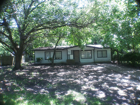 3 BEDROOMS&nbsp; |&nbsp; 2 FULL BATHS&nbsp; |&nbsp; 1,721 SQ FT&nbsp; |&nbsp; .27 ACRE HEATING: GAS HEATING: GAS AMENETIES / APPLIANCES: Dishwasher, Stove / Oven Hardwood Flo