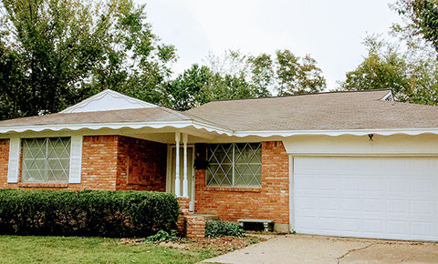 3 BEDROOMS&nbsp; |&nbsp; 2 FULL BATHS&nbsp; |&nbsp; 1,721 SQ FT&nbsp; |&nbsp; .27 ACRE HEATING: GAS HEATING: GAS AMENETIES / APPLIANCES: Dishwasher, Stove / Oven Hardwood Flo