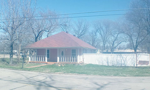 3 BEDROOMS&nbsp; |&nbsp; 2 FULL BATHS&nbsp; |&nbsp; 1,721 SQ FT&nbsp; |&nbsp; .27 ACRE HEATING: GAS HEATING: GAS AMENETIES / APPLIANCES: Dishwasher, Stove / Oven Hardwood Flo