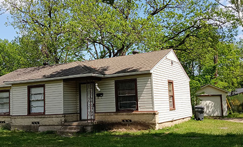 3 BEDROOMS&nbsp; |&nbsp; 2 FULL BATHS&nbsp; |&nbsp; 1,721 SQ FT&nbsp; |&nbsp; .27 ACRE HEATING: GAS HEATING: GAS AMENETIES / APPLIANCES: Dishwasher, Stove / Oven Hardwood Flo