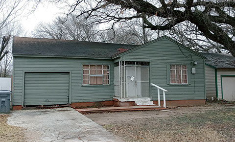 3 BEDROOMS&nbsp; |&nbsp; 2 FULL BATHS&nbsp; |&nbsp; 1,721 SQ FT&nbsp; |&nbsp; .27 ACRE HEATING: GAS HEATING: GAS AMENETIES / APPLIANCES: Dishwasher, Stove / Oven Hardwood Flo